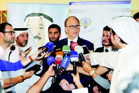 السفير الأميركي لدى الكويت يشيد بالجهود الحكومية في محاربة «الاتجار بالبشر»